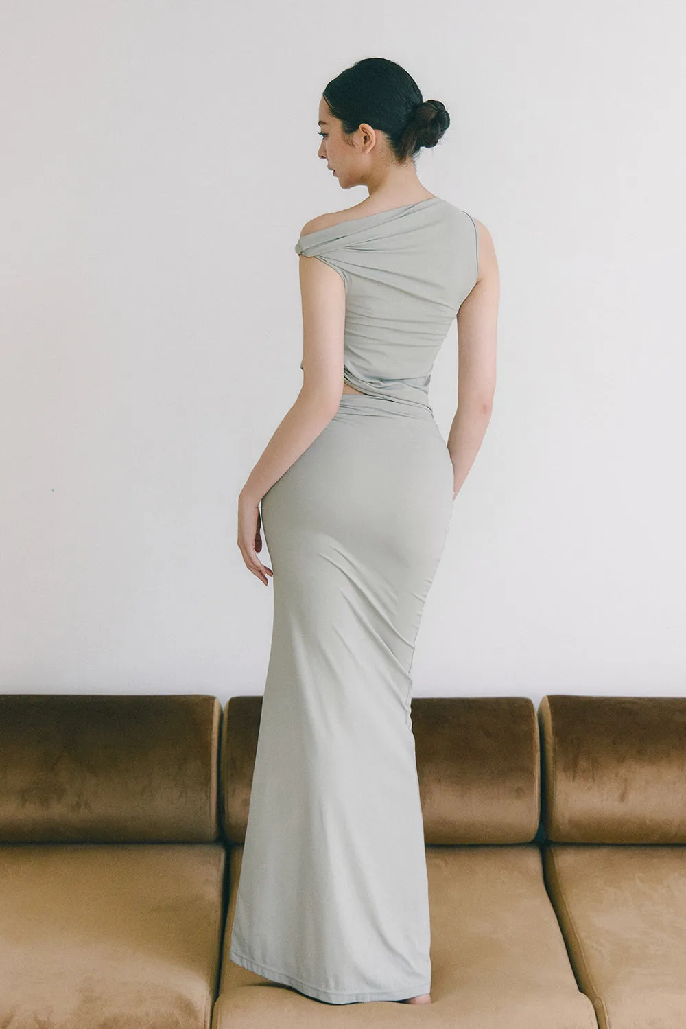 奶蓋扭結設計長裙<br>mumm SOFT STRETCH SKIRT