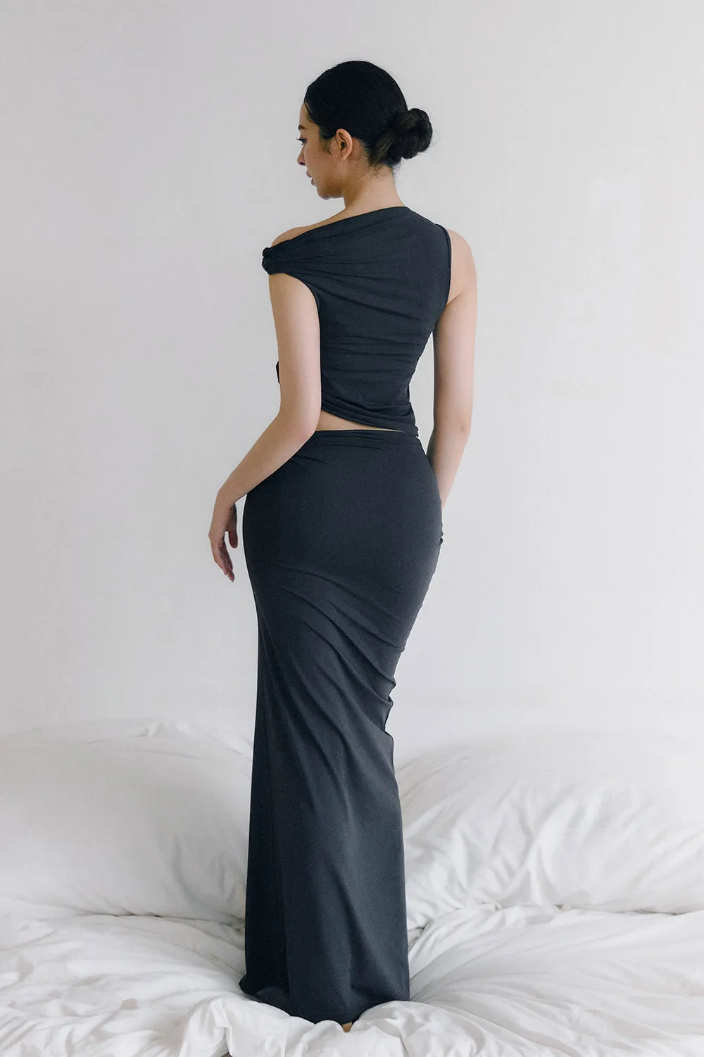 奶蓋扭結設計長裙<br>mumm SOFT STRETCH SKIRT