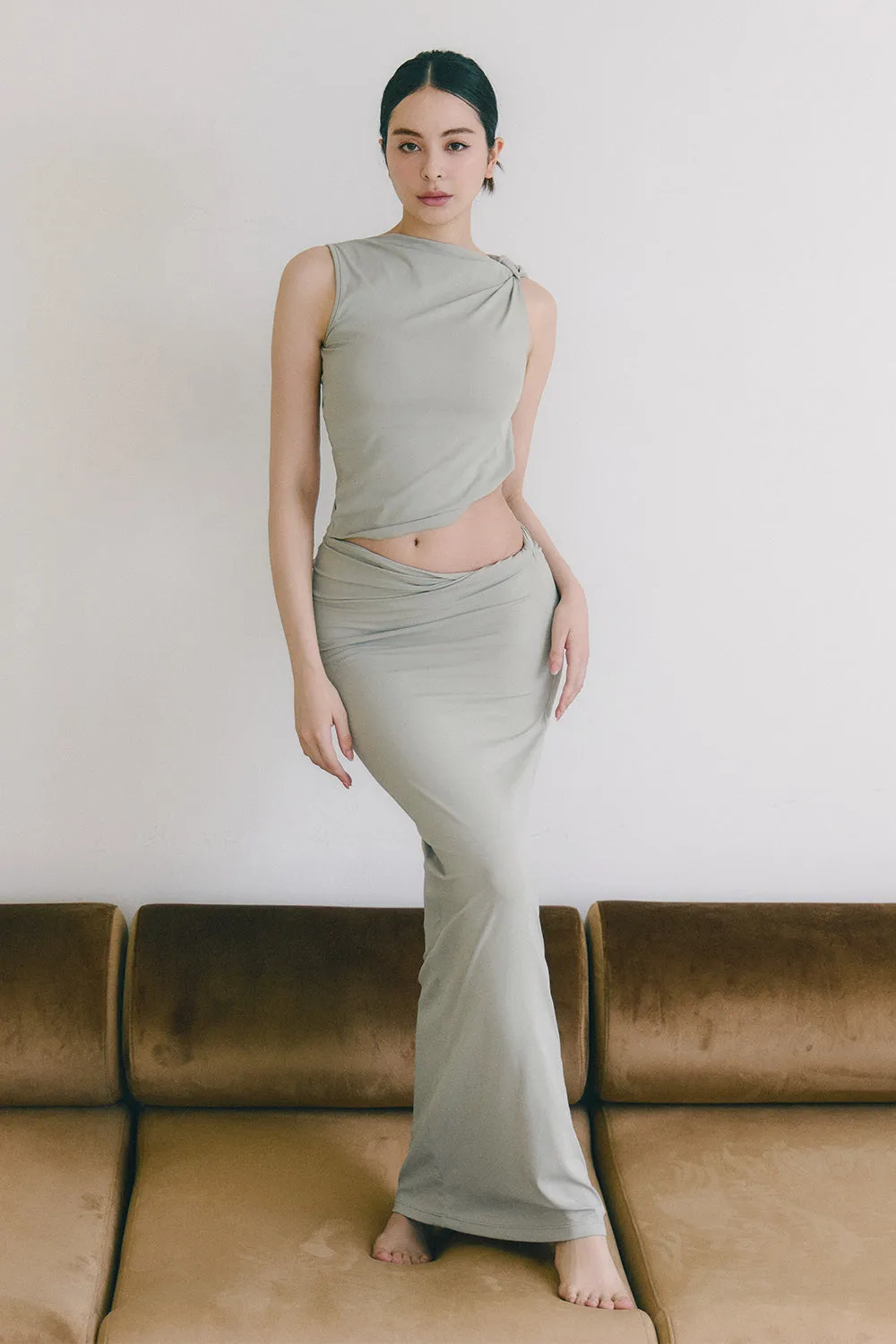 奶蓋扭結設計長裙<br>mumm SOFT STRETCH SKIRT